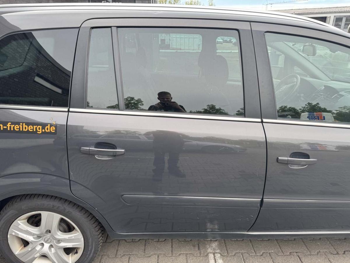 Opel Zafira B original T&uuml;r hinten rechts Z190 Phantom Grey Rohbau Bj.2012